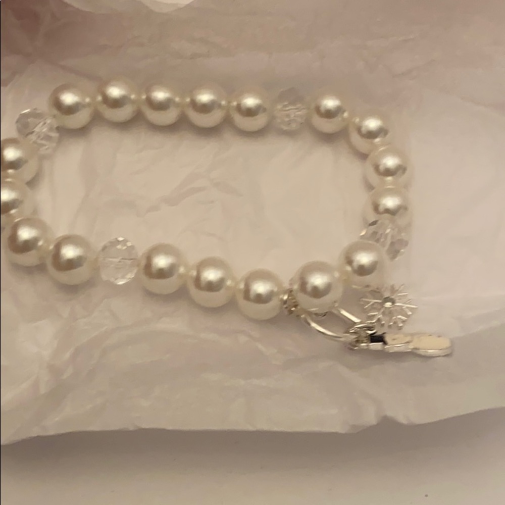 NEW! Avon Whimsy Winter Snowman Pearl Bracelet